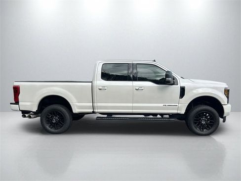 Used 2019 Ford F250 Lariat image 8