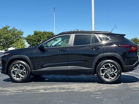 Used 2026 Chevrolet Trax LT FWD image 7