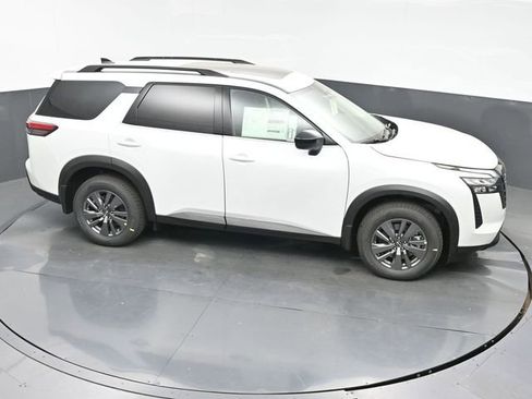 New 2026 Nissan Pathfinder SV w/ SV Premium Package FWD image 33