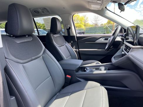 New 2026 Ford Explorer Active w/ Active Comfort Package AWD/4WD image 27