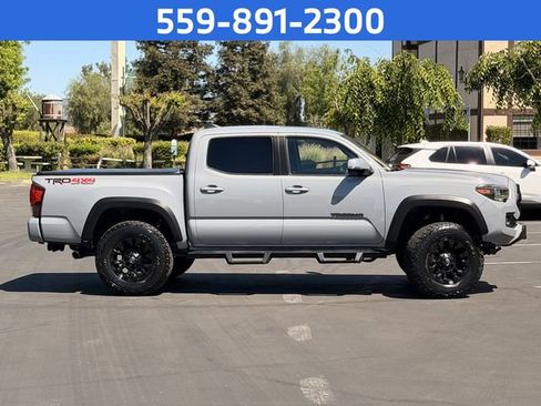 Used 2019 Toyota Tacoma TRD Off-Road image 4