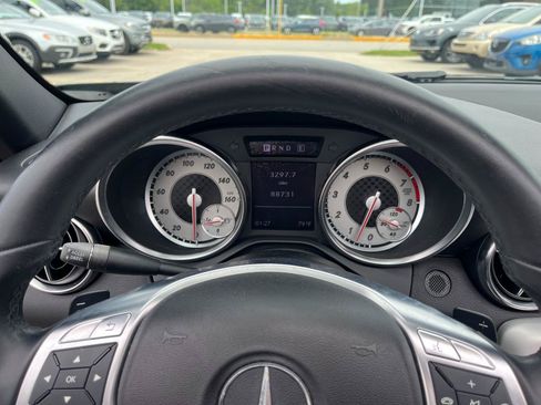 Used 2012 Mercedes-Benz SLK 350 image 32