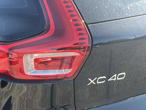 Used 2023 Volvo XC40 B4 Plus w/ Driver Assist Package image 10