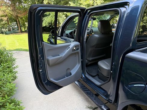 Used 2019 Nissan Frontier SL AWD/4WD image 50