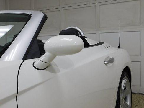 Used 2005 Chrysler Crossfire Limited RWD image 37