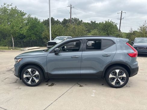 Used 2023 Volvo XC40 B5 Plus w/ Driver Assist Package image 8