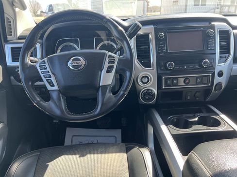 Used 2018 Nissan Titan PRO-4X image 9