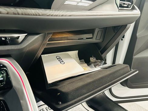 Certified 2025 Audi Q5 Premium w/ Convenience Package image 19