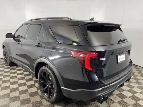 Used 2022 Ford Explorer ST w/ ST Street Pack image 7