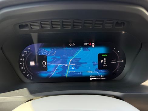 Certified 2025 Volvo XC90 T8 Plus w/ Protection Package Premier AWD/4WD image 19
