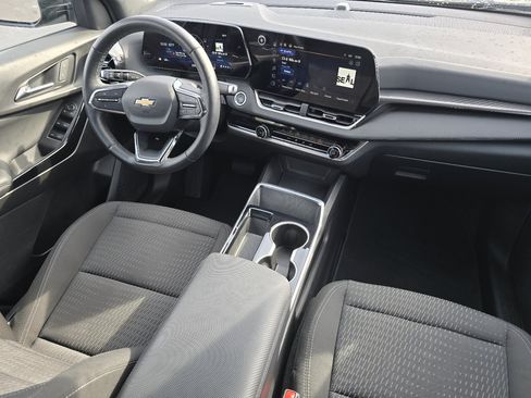 Used 2025 Chevrolet Equinox LT image 28