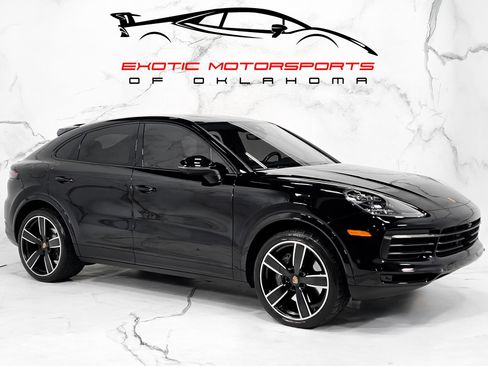 Used 2022 Porsche Cayenne Coupe image 1