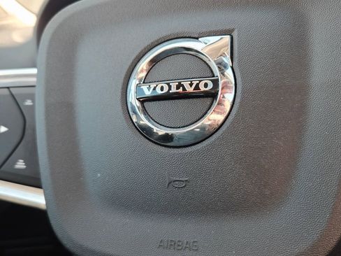 Certified 2025 Volvo XC40 B5 Plus image 28