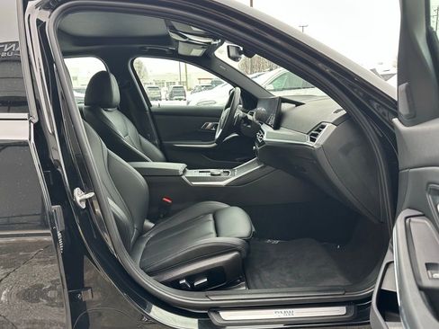 Used 2023 BMW 330i Sedan w/ Premium Package image 31