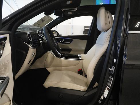 New 2026 Mercedes-Benz GLC 300 GLC 300 image 2