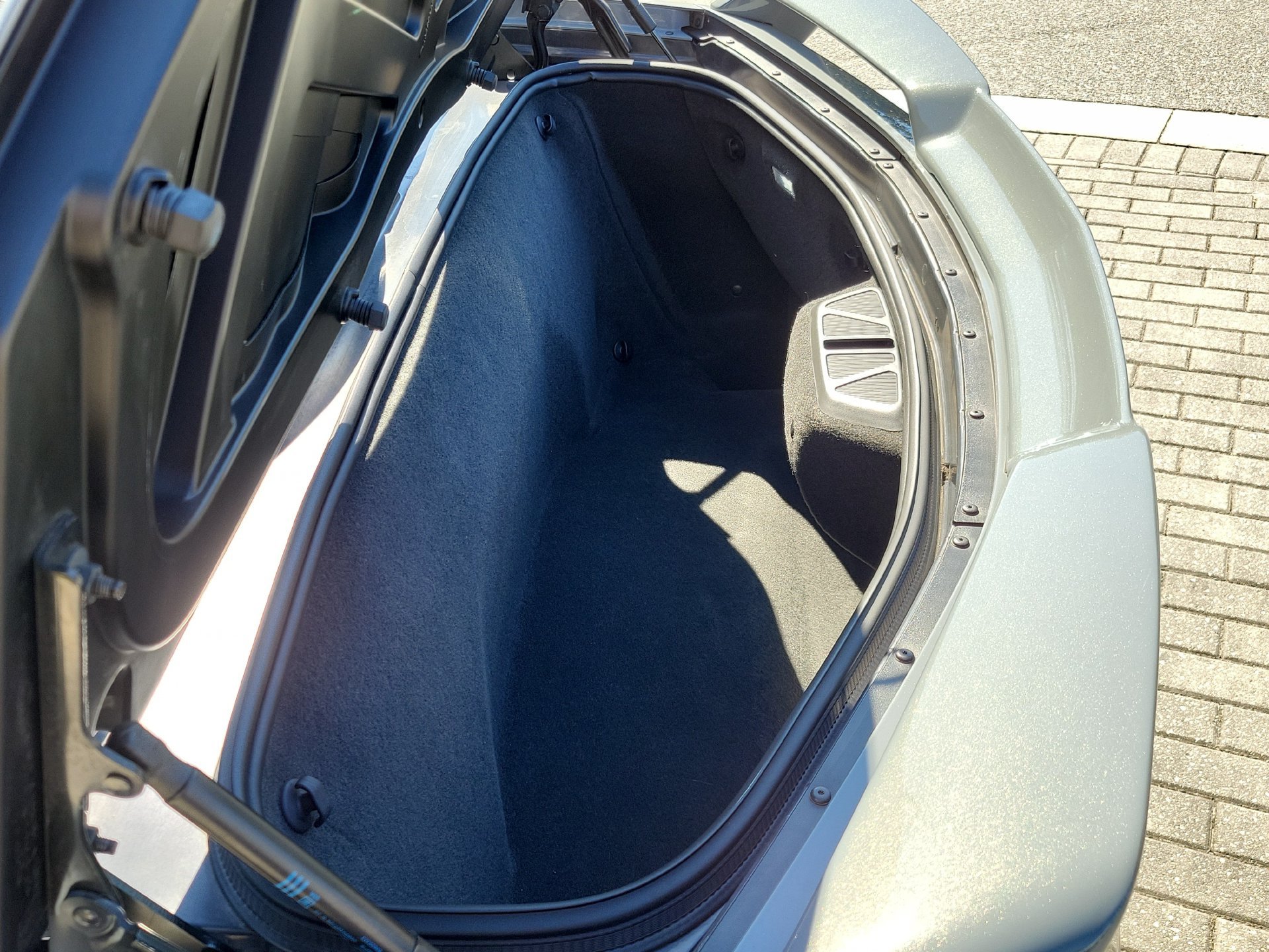 Used 2024 Chevrolet Corvette Stingray Convertible w/ Z51 Performance Package RWD image 13