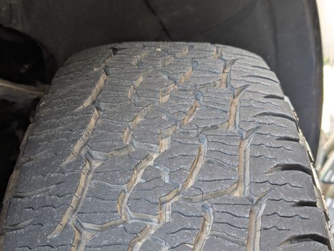Used 2023 Chevrolet Silverado 1500 LTZ AWD/4WD image 35