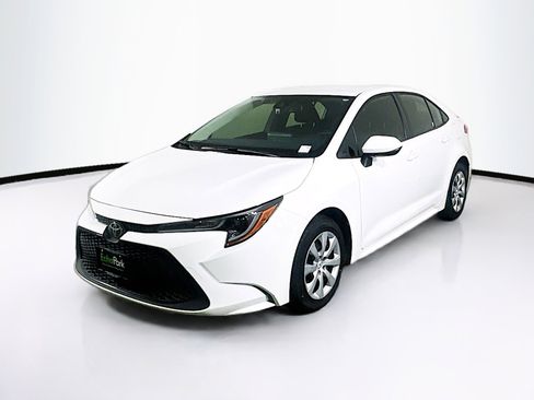 Used 2022 Toyota Corolla LE w/ Carpet Mat Package (TMS) image 3