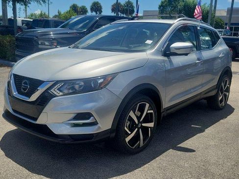 Used 2020 Nissan Rogue Sport SL FWD image 3