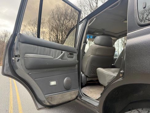 Used 1996 Toyota Land Cruiser image 87