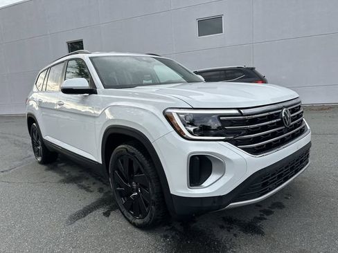 New 2025 Volkswagen Atlas SE image 7