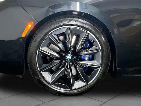 Used 2023 BMW 760i xDrive AWD/4WD image 11