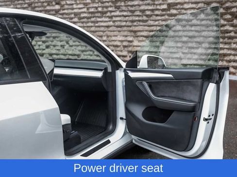Used 2024 Tesla Model Y Long Range AWD/4WD image 18