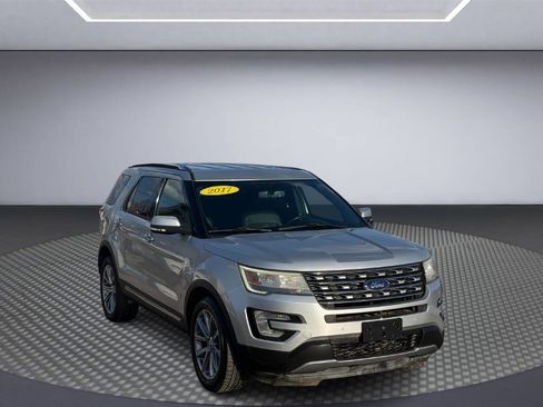 Used 2017 Ford Explorer Limited image 1