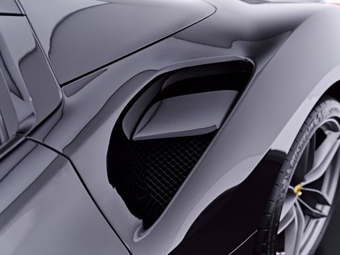 Used 2018 Ferrari 488 Spider RWD image 31