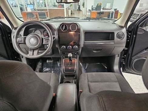 Used 2016 Jeep Patriot Sport w/ Power Value Group FWD image 14