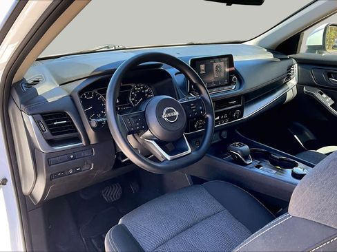 Used 2024 Nissan Rogue SV AWD/4WD image 18