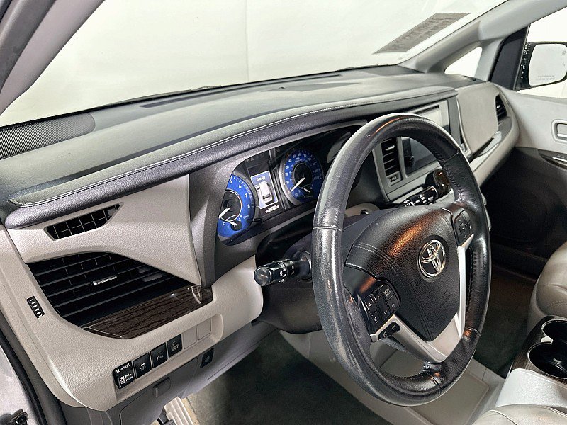 Used 2015 Toyota Sienna XLE w/ XLE Navigation Package FWD image 9