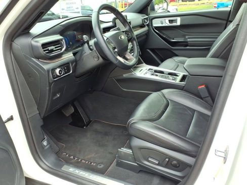 Used 2023 Ford Explorer Platinum w/ Equipment Group 601A AWD/4WD image 10