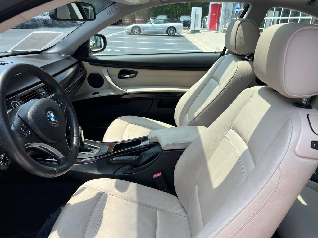 Used 2012 BMW 328i xDrive Coupe AWD/4WD image 9