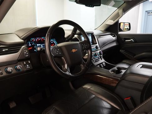 Used 2020 Chevrolet Tahoe LT w/ Luxury Package AWD/4WD image 6