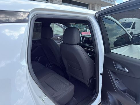 Used 2025 Chevrolet Equinox LT FWD image 18