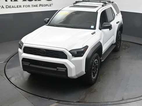 Used 2025 Toyota 4Runner TRD Off-Road Premium AWD/4WD image 47
