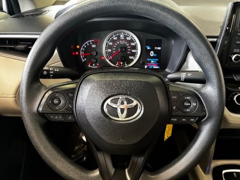 Used 2022 Toyota Corolla Cross L FWD image 22
