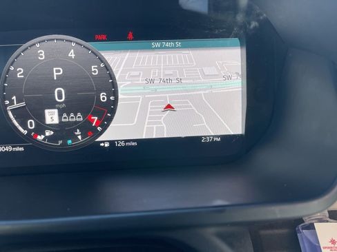 Used 2024 Land Rover Defender 90 S image 7