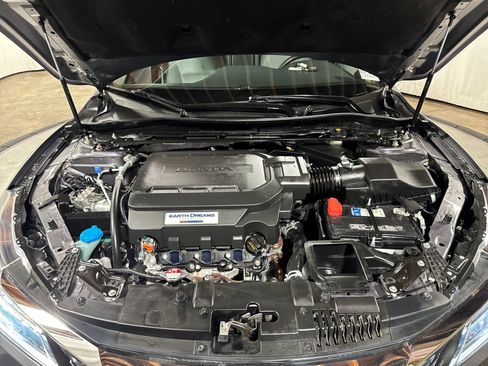 Used 2016 Honda Accord Touring image 28