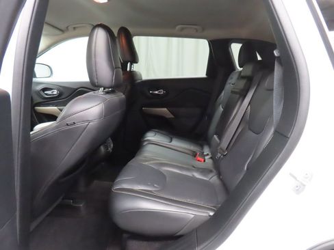 Used 2018 Jeep Cherokee Limited w/ High Altitude Package image 13