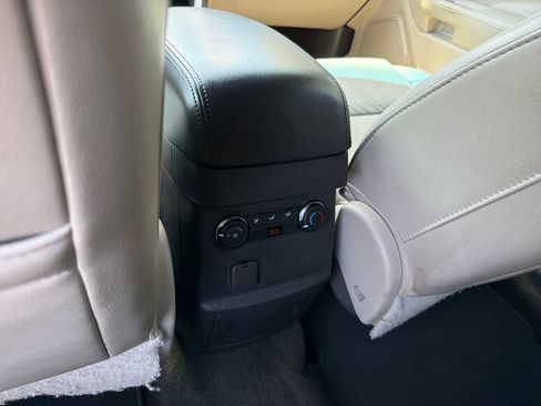 Used 2012 Ford Explorer XLT FWD image 30