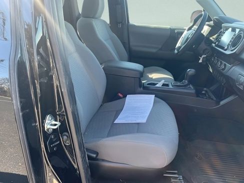 Used 2020 Toyota Tacoma SR image 6