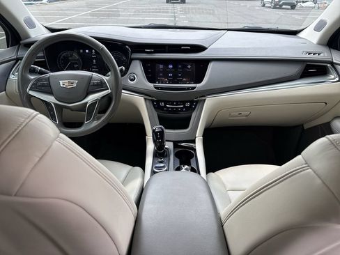 Used 2022 Cadillac XT5 Premium Luxury w/ Technology Package AWD/4WD image 25