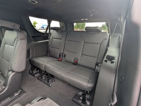 Used 2022 Chevrolet Suburban LT w/ Luxury Package AWD/4WD image 28