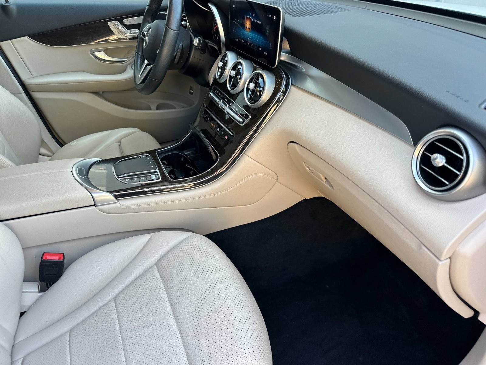 Certified 2021 Mercedes-Benz GLC 300 image 17