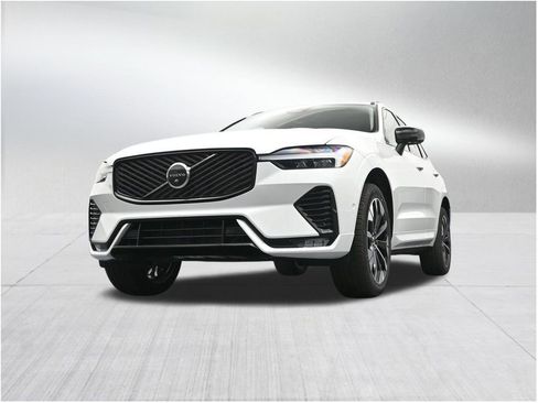 New 2026 Volvo XC60 B5 Plus AWD/4WD image 28