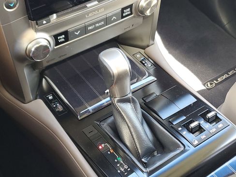 Used 2020 Lexus GX 460 Premium image 28