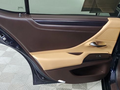 Used 2020 Lexus ES 350 w/ Premium Package FWD image 23
