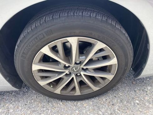 Used 2023 Lexus ES 350 w/ Premium Package FWD image 7